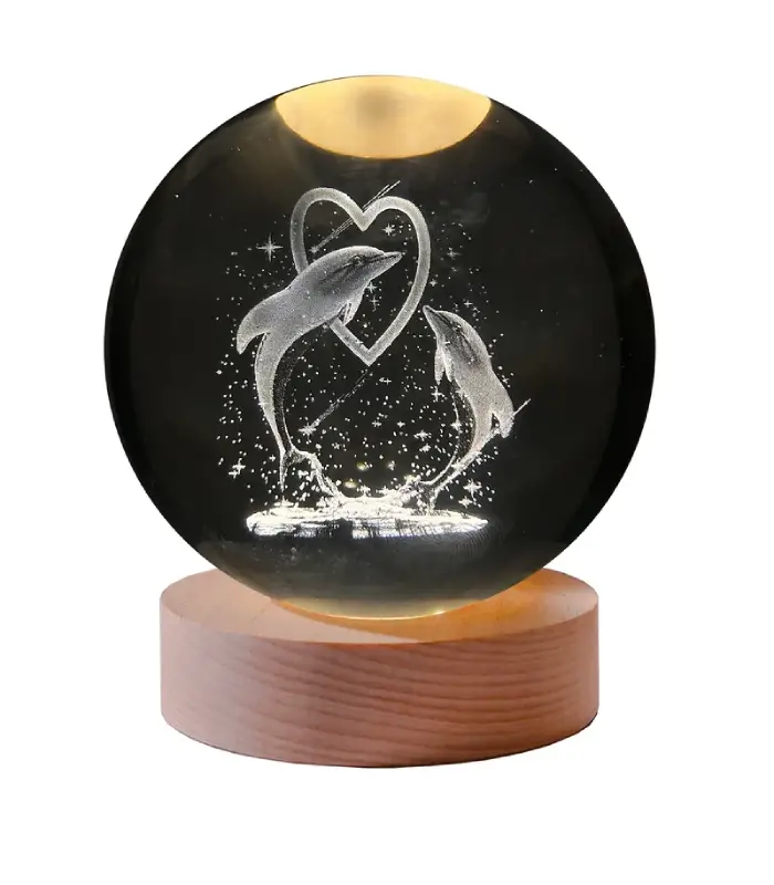 عکس اصلی چراغ خواب رومیزی مدل گوی کریستال طرح دلفین و قلب سایز 6 (فروش عمده / خرده)