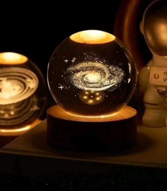 عکس شماره:0 , چراغ خواب رومیزی مدل گوی کریستال طرح کهکشان سایز 6 (فروش عمده / خرده)