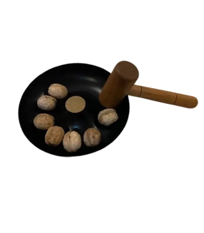 عکس اصلی گردو شکن فلزی هلگا با چکشی (فروش عمده / خرده)