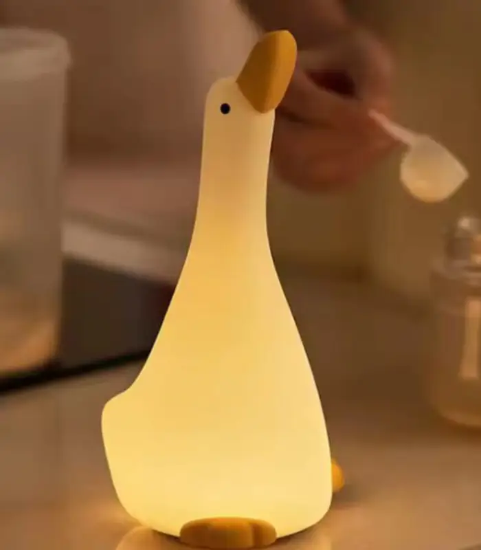 عکس شماره:0 , چراغ خواب سیلیکونی مدل اردک شالگردن دار (فروش عمده / خرده)