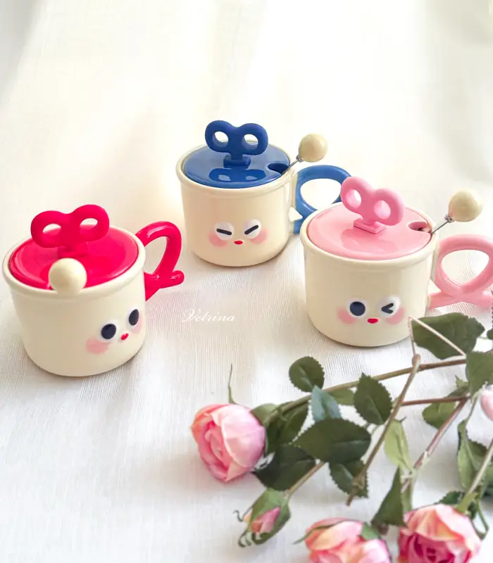 عکس شماره:1 , ماگ سرامیکی درب دار طرح ایموجی کد 701 (فروش عمده / خرده)